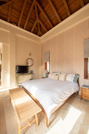 6 bedrooms, free WiFi, bed sheets