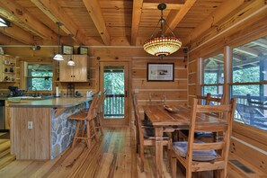Signature Cabin, 3 Bedrooms, Hot Tub | In-room dining