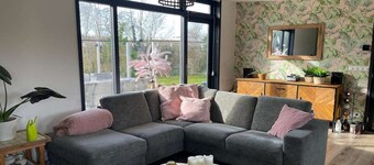 Beautiful bungalow with spacious garden