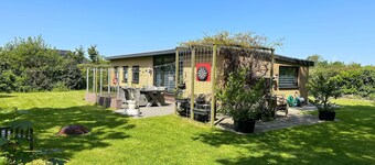 Beautiful bungalow with spacious garden