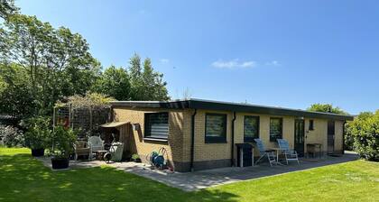 Beautiful bungalow with spacious garden