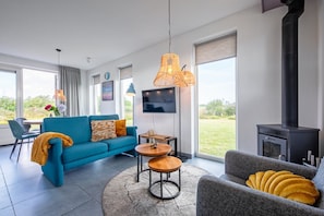 Smart TV - Stylish Texel Escape with Spa (Den Burg)