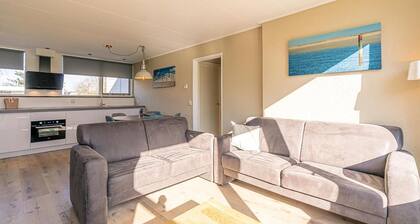 Cozy holiday home with hot tub on Texel