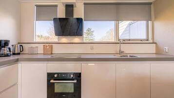 Refrigerador, horno, parrilla de estufa y lavavajillas