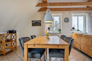 Dining - Holiday Home 'Schobüll' with Sea View, Private Terrace and Wi-Fi (Nordstrand)