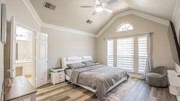 3 bedrooms, iron/ironing board, WiFi, bed sheets