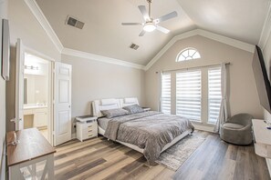 3 chambres, fer et planche Ă repasser, Wi-Fi, draps fournis