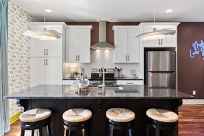 Fridge, microwave, oven, stovetop - Vibrant Home in The Nations w/ Garage, Walk to Restaurants & Shops (Nashville)