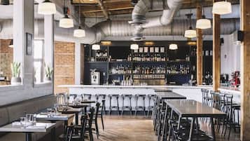 Bar (in der Unterkunft)