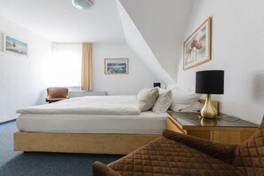 3 bedrooms, internet, bed sheets