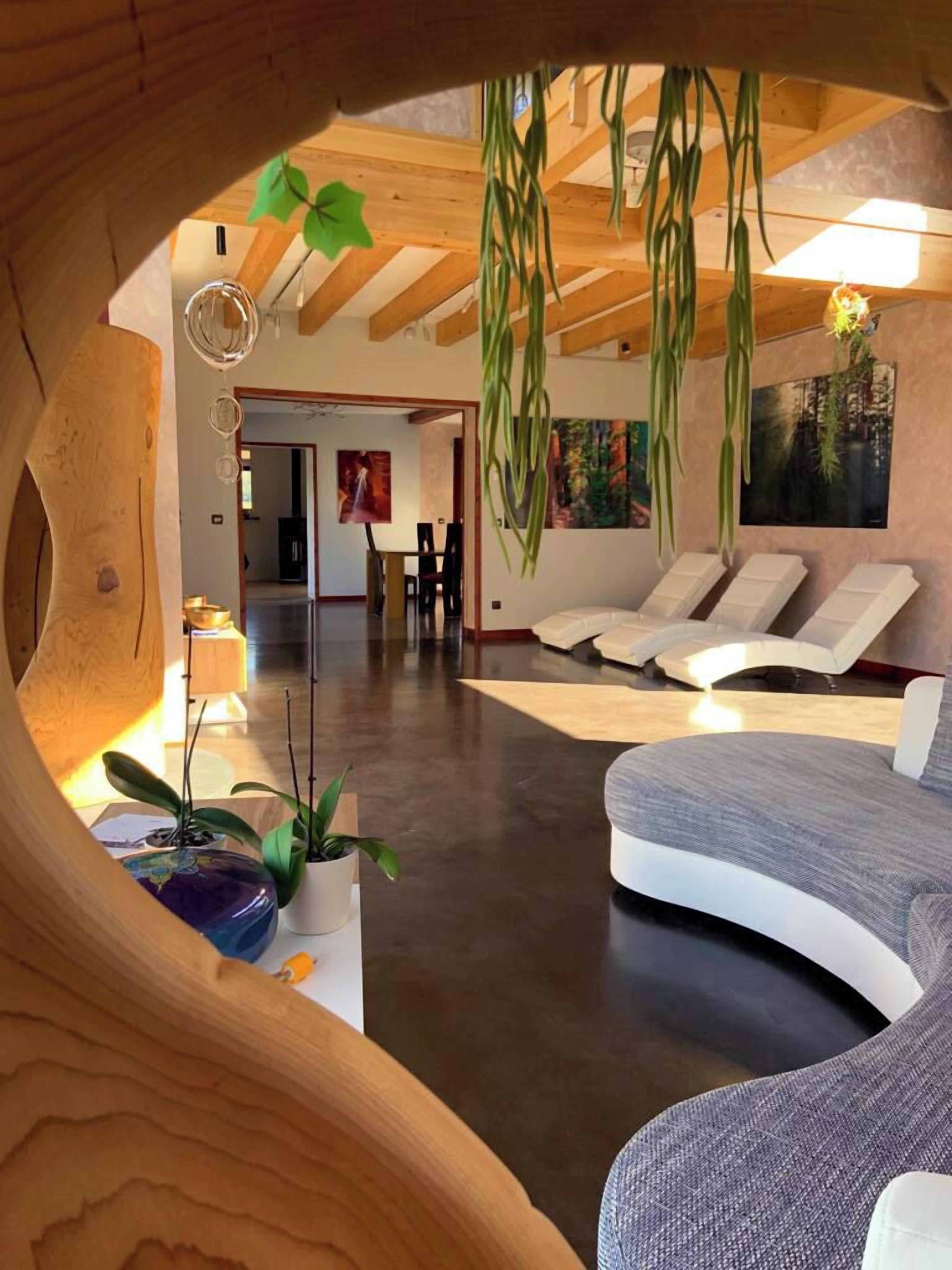 Hot tub, body treatments, deep-tissue massages, sports massages, facials