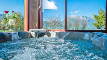 室內 Spa 池