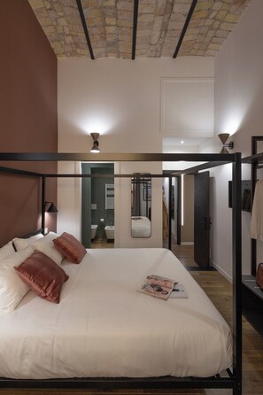 Design Room, Non Smoking, Private Bathroom | Egyptian cotton sheets, premium bedding, down comforters, pillowtop beds - Style & Stone Guest House (Rome)