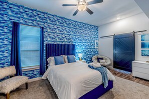 4 bedrooms, desk, iron/ironing board, travel cot
