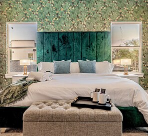 4 sovrum, skrivbord, strykjärn/strykbräda och resesäng