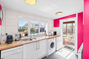 Fridge, microwave, oven, stovetop - The Old Jewellers – Cosy retreat with rich history (Fife)