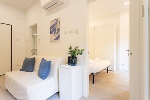 1 bedroom, iron/ironing board, travel cot, free WiFi