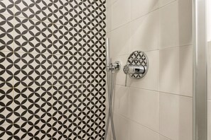 Shower, hair dryer, bidet - Gorizia, 1br With Balcony In Milan By Halldis (Milan)