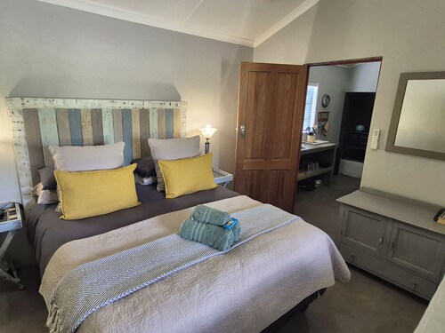 Charming chalet in marvelous Fraserburg with WiFi, AC