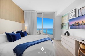 2 室のベッドルーム、デスク、アイロン / アイロン台、旅行用ベビーベッド