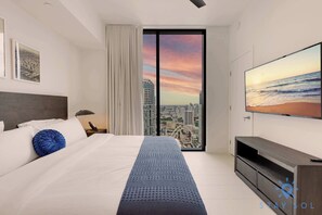 1 habitación, tabla de planchar con plancha, cuna de viaje y wifi 