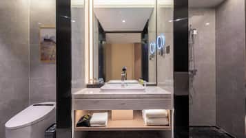 Shower, free toiletries, hair dryer, towels