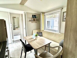 Interior - Small, fine and close to the beach: this is Strandkoje 823 (Göhren)