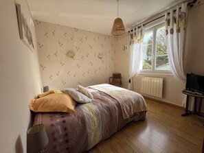 3 bedrooms, iron/ironing board, WiFi