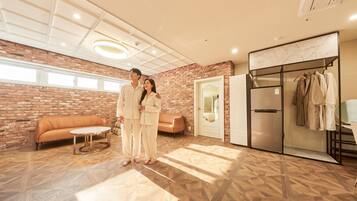 Royal Suite, River View, 2 Free Parking | Soundproofing, free WiFi, bed sheets