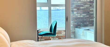 Super Superior Twin Room, Shower Grab Bars, River View | 1 chambre, Wi-Fi gratuit