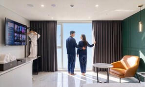 Deluxe, 1 King Bed | Soundproofing, free WiFi, bed sheets - Restia Incheonbay Hotel (Incheon)