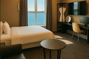 Superior Suite Double Room, Shower Grab Bars, River View | Lydisolert, wi-fi (inkludert) og sengetøy
