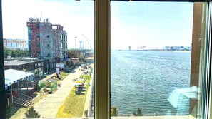 Super Superior Twin Room, Shower Grab Bars, River View | Free WiFi - Restia Incheonbay Hotel (Incheon)