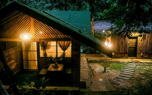 Escape to Nature Cozy Terrace Room by the River