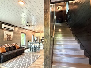 Smart-tv och eldstad