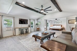 1 chambre, fer et planche à repasser, Wi-Fi gratuit, draps fournis