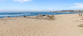 Puntilla: 3BR Villa w/ Private Pool + Beach Access