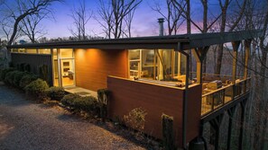 Exterior - Mtn Views~Sleeps 8~Hot Tub~Game Room~Fireplace (Blue Ridge)