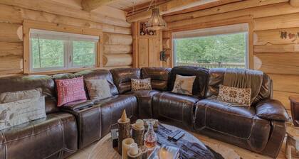 Lakeside Escape with Private Sauna and Hot Tub