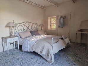 5 dormitorios, tabla de planchar con plancha, wifi y ropa de cama