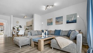 Fernseher, Bücher, Stereoanlage