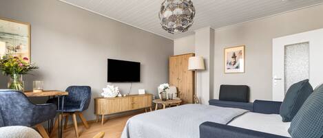 Travel cot, free WiFi, bed sheets