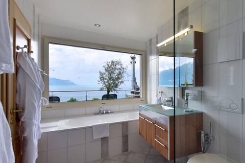 Apartment (Duplex) | Bathroom | Hair dryer, towels
