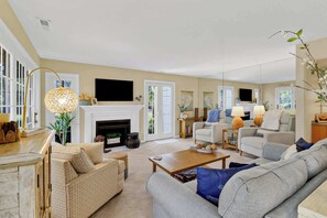 Téléviseur, bureau