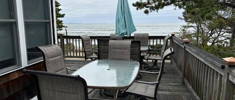 屋外ダイニングエリア