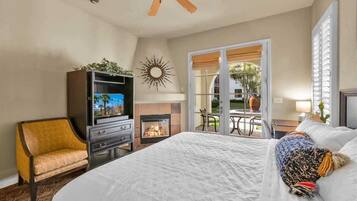 1 bedroom, desk, iron/ironing board, WiFi