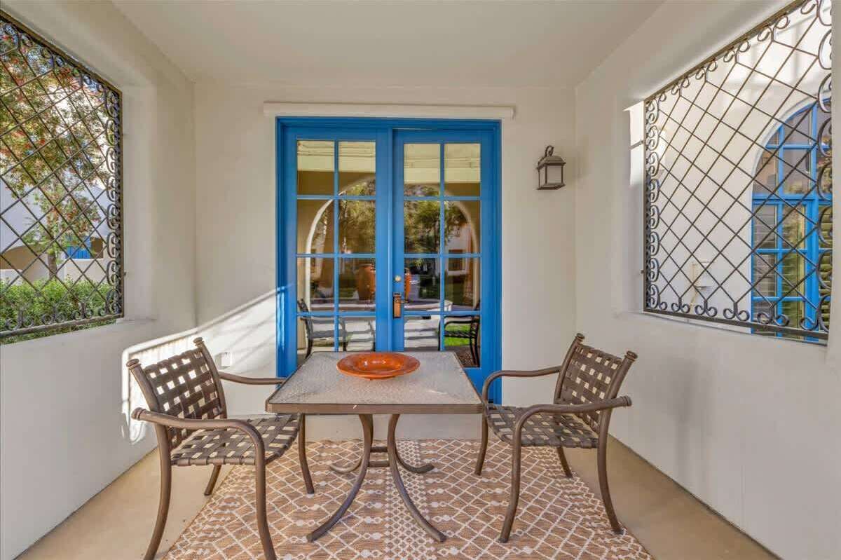 Outdoor dining