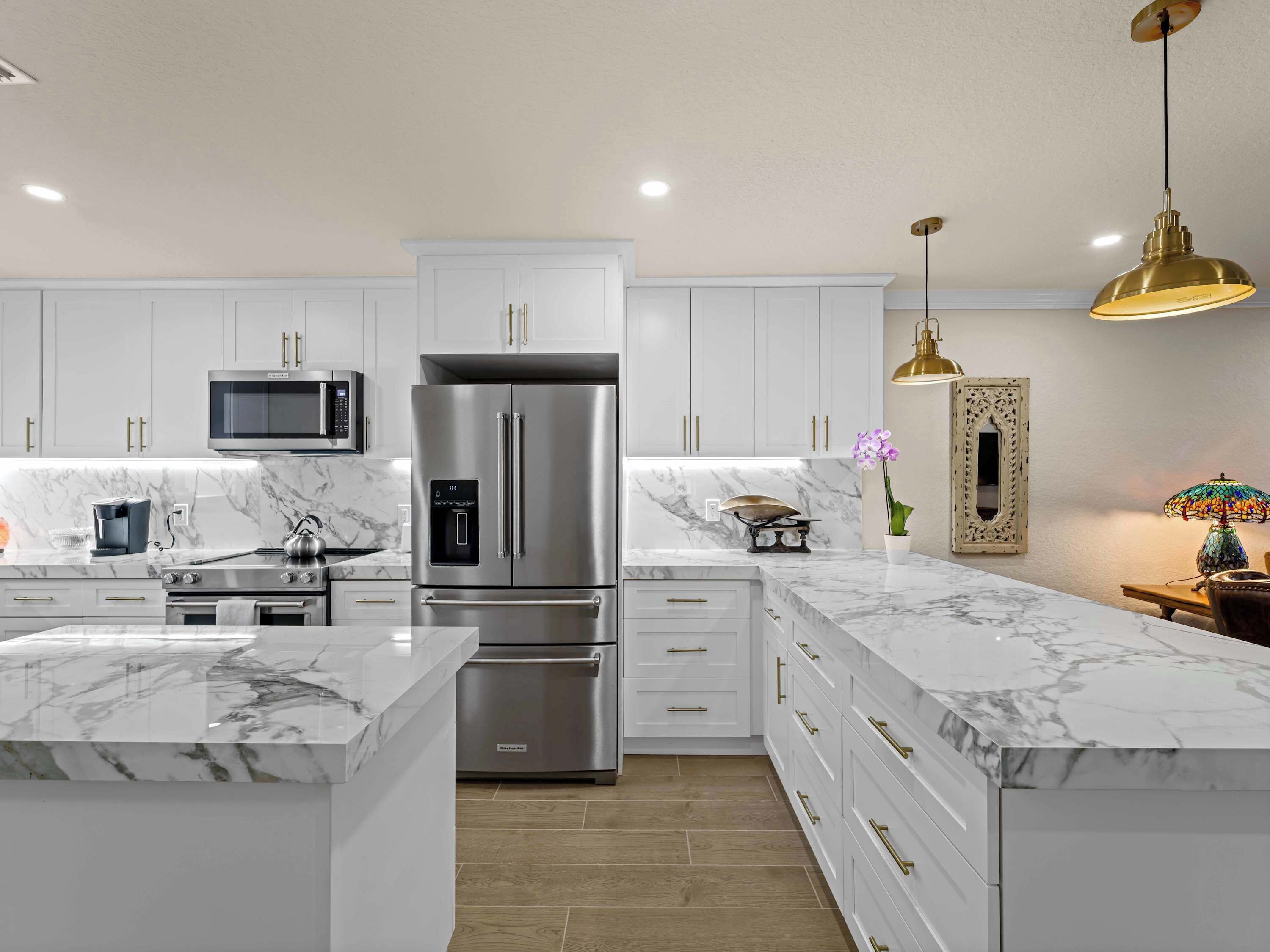 冰箱、微波炉、烤箱、炉灶