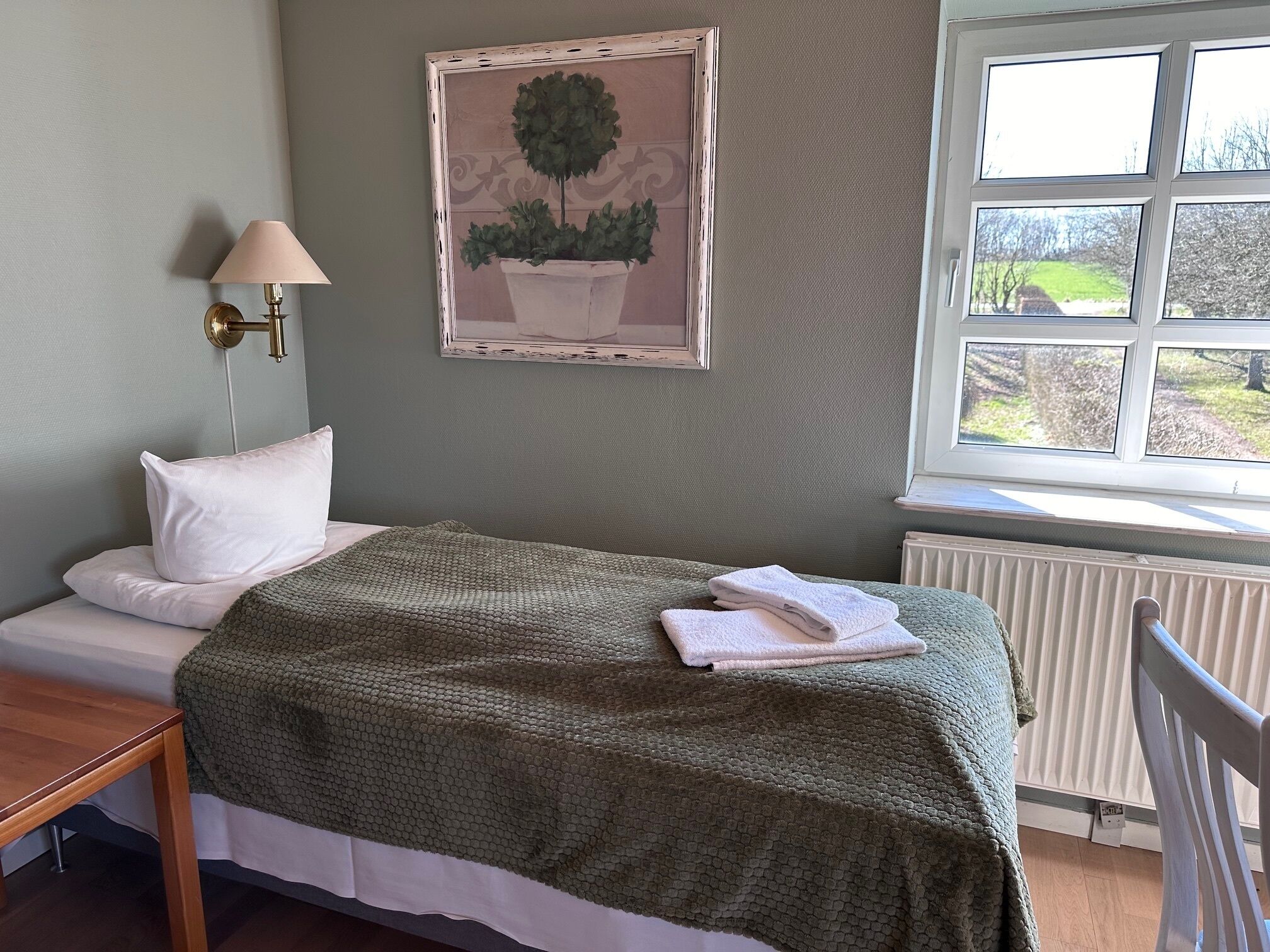 Basic Double Room, Garden View | Bed sheets