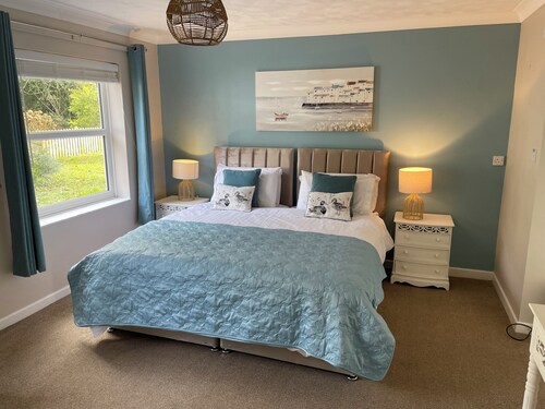 Family friendly Muscovy Suite for 4 with kitchenette. Pet friendly. Outdoor pool